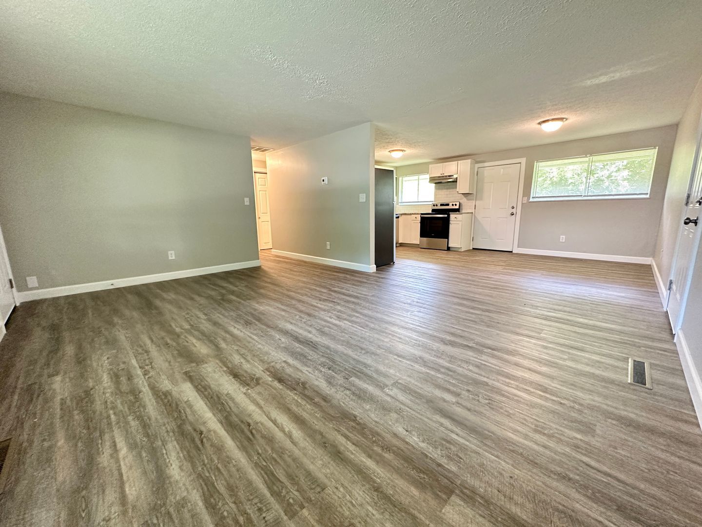 4408 Lesher Dr – photo 3