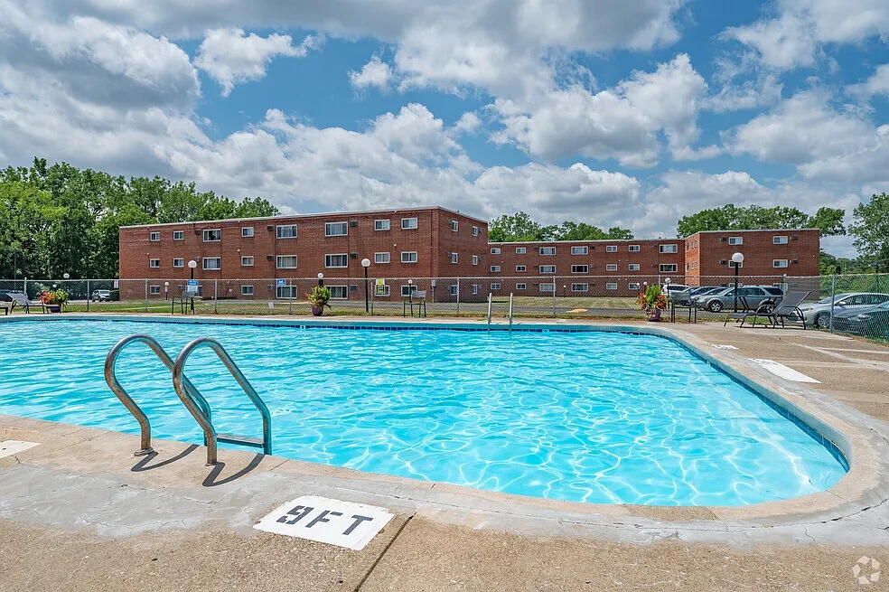 Pleasant Valley Apartments – photo 2