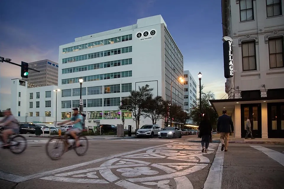 440 on Third – photo 3