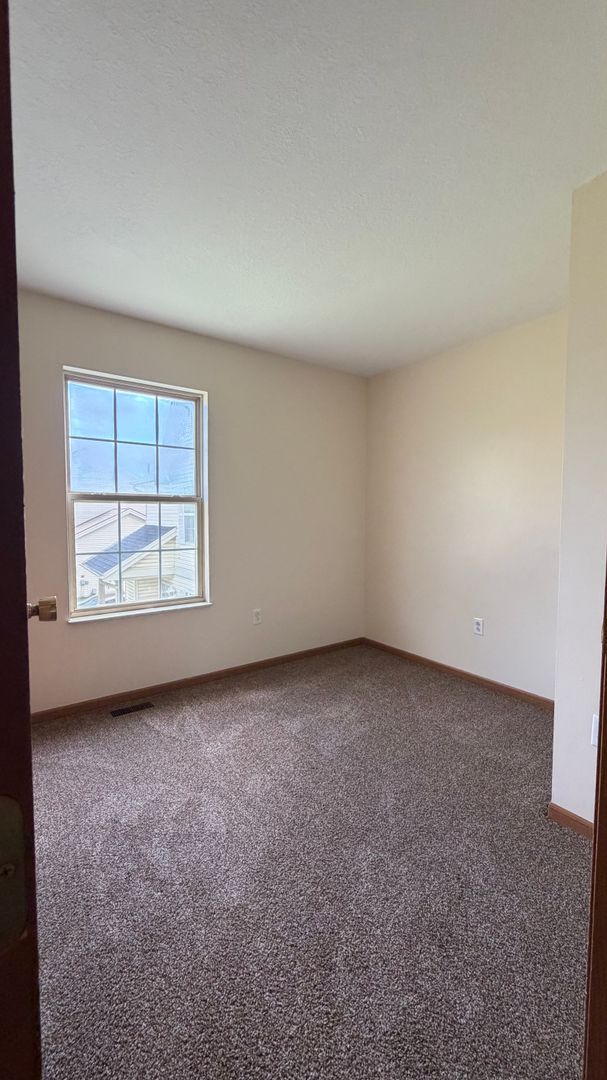 1040 Steeplebush Dr – photo 3