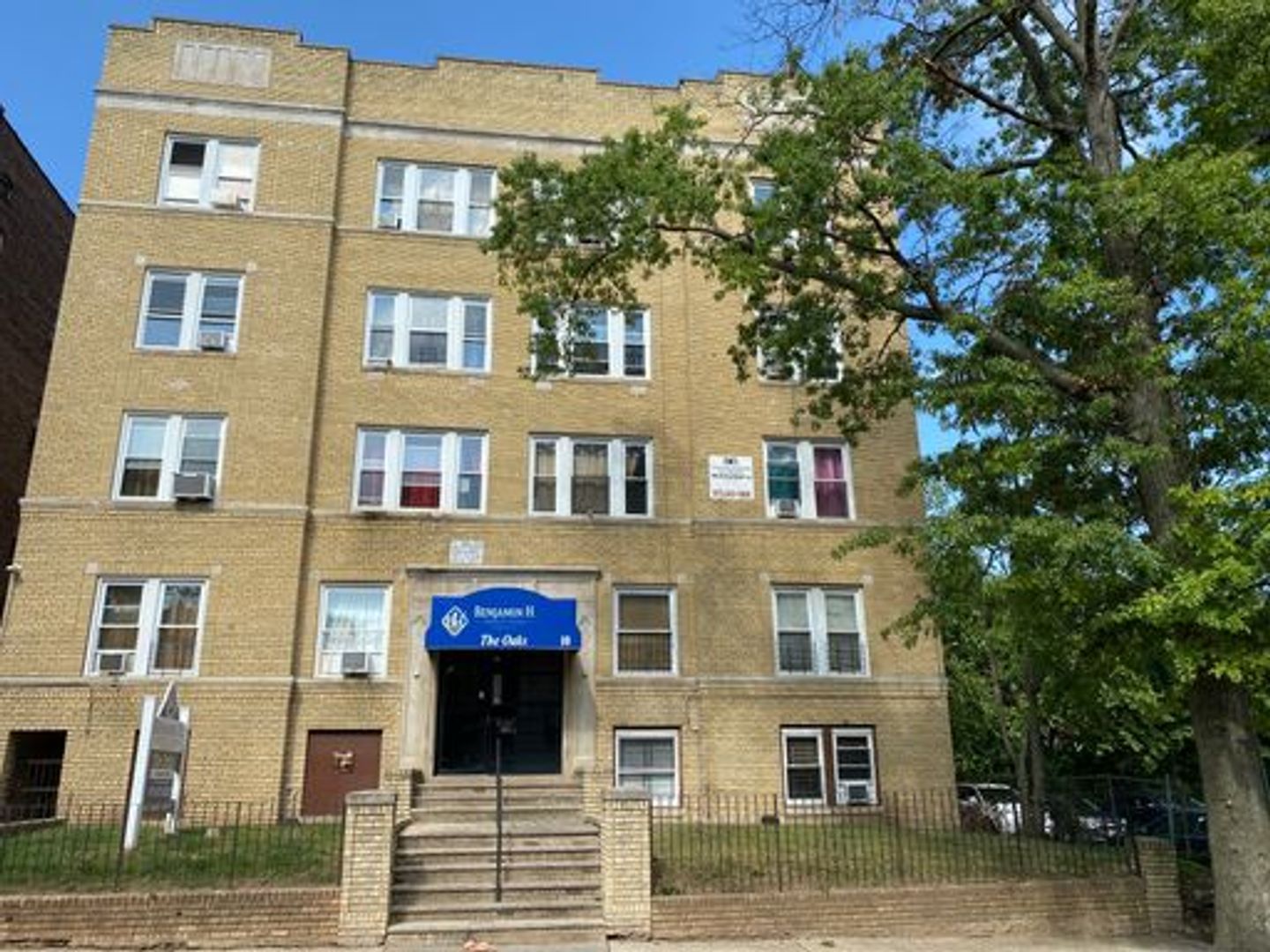 10 Summit St unit Apt 01 – photo 1