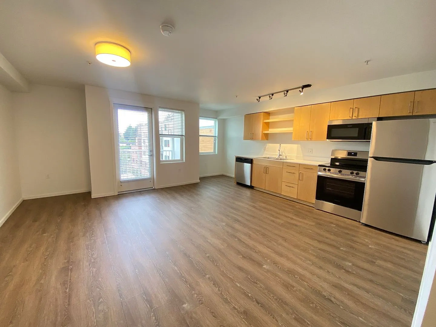 Kenmore, WA Access Controlled Apartments for Rent – photo 4