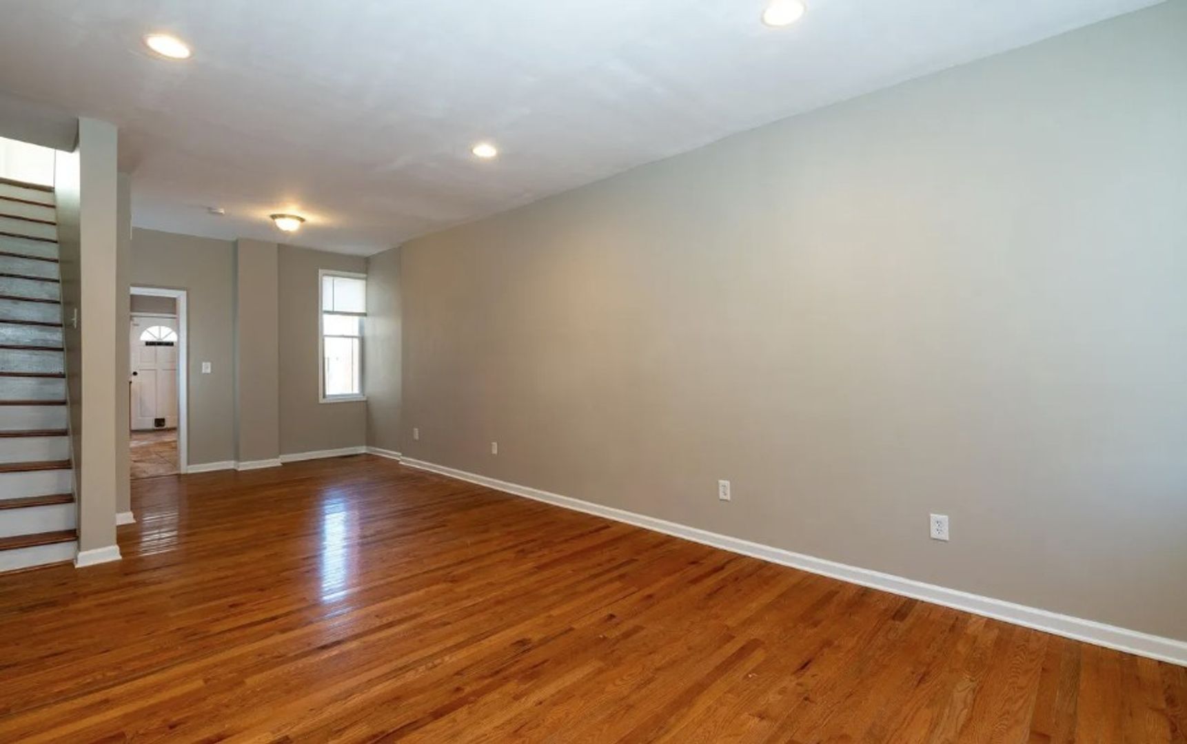925 N Pine St – photo 1