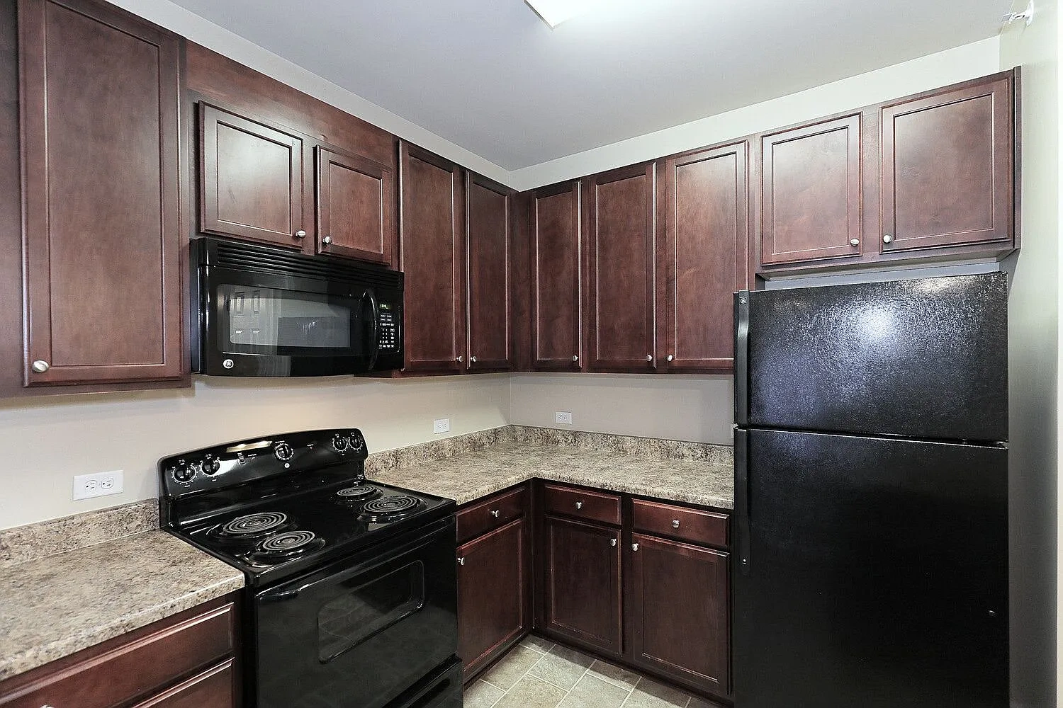 Astoria Apartments – photo 5