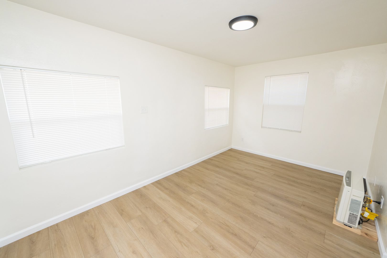 1053 Florence St – photo 2