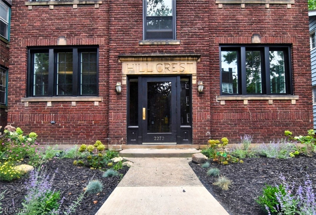 2272 Grandview Ave unit 2 – photo 2
