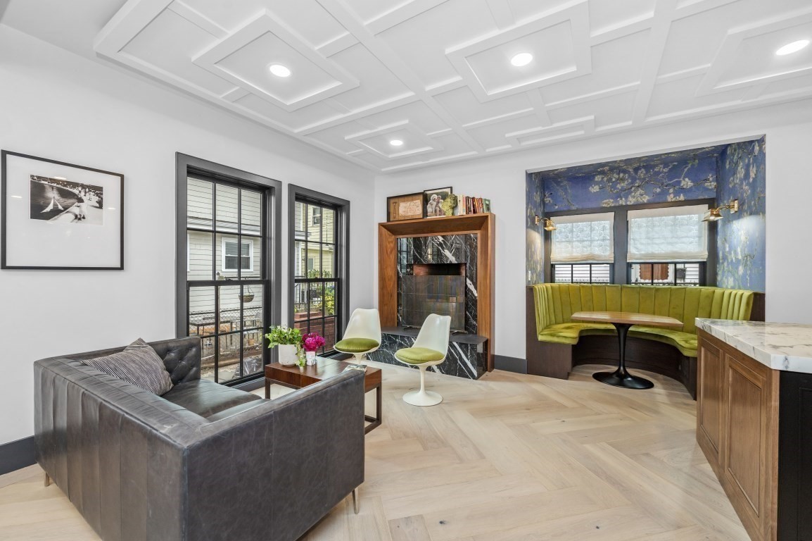 208 Windsor St – photo 3