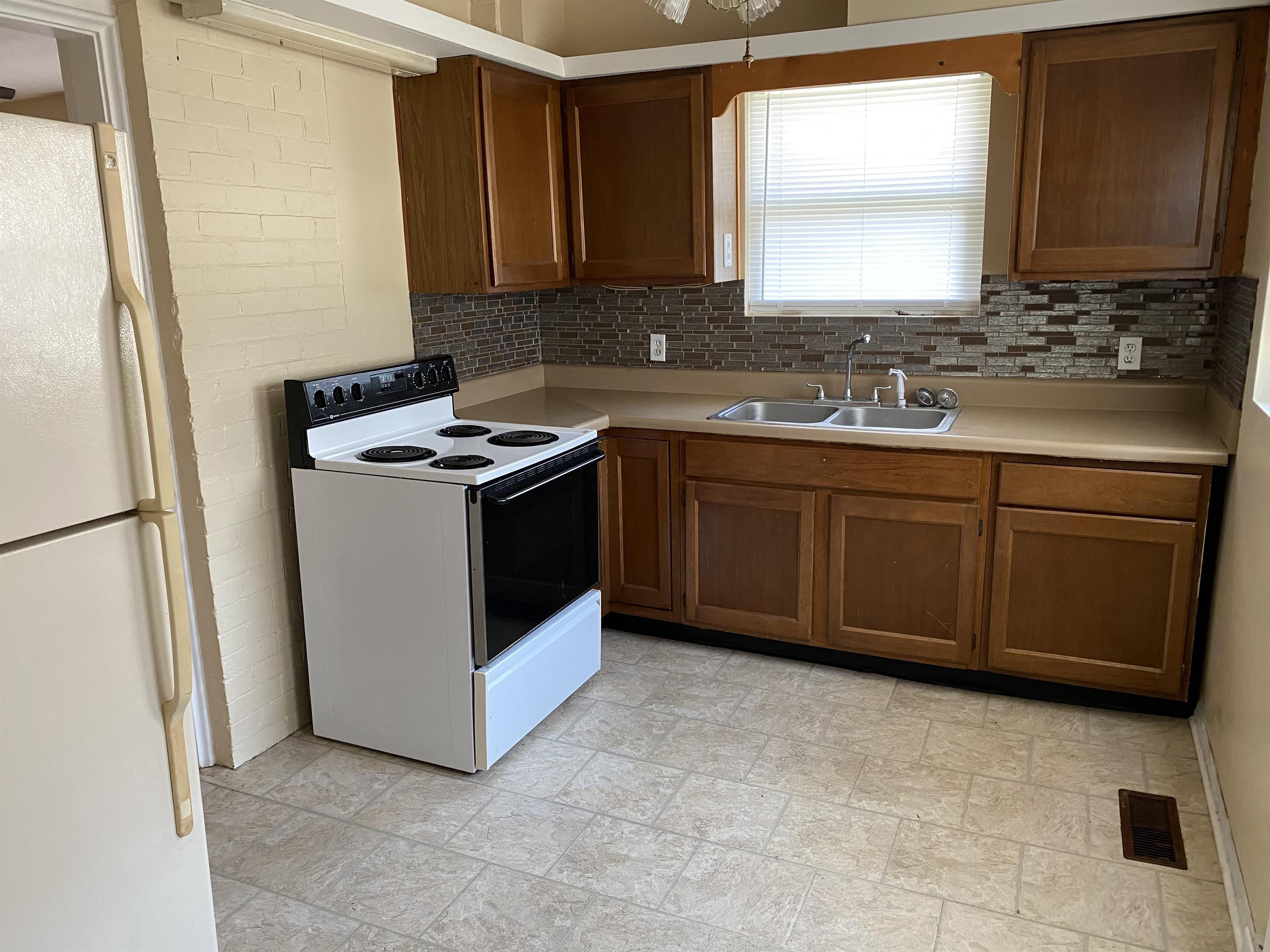 1115 8th St – photo 5