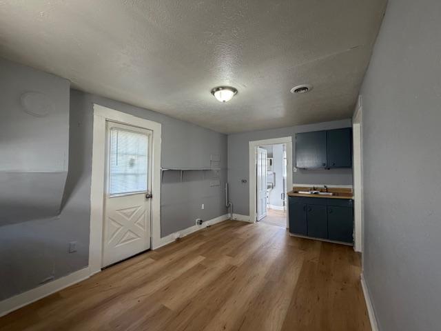 317 Commercial St – photo 1