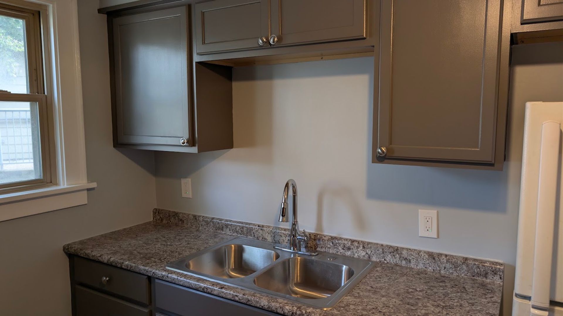 1011 California Ave unit Apt. 1R – photo 3