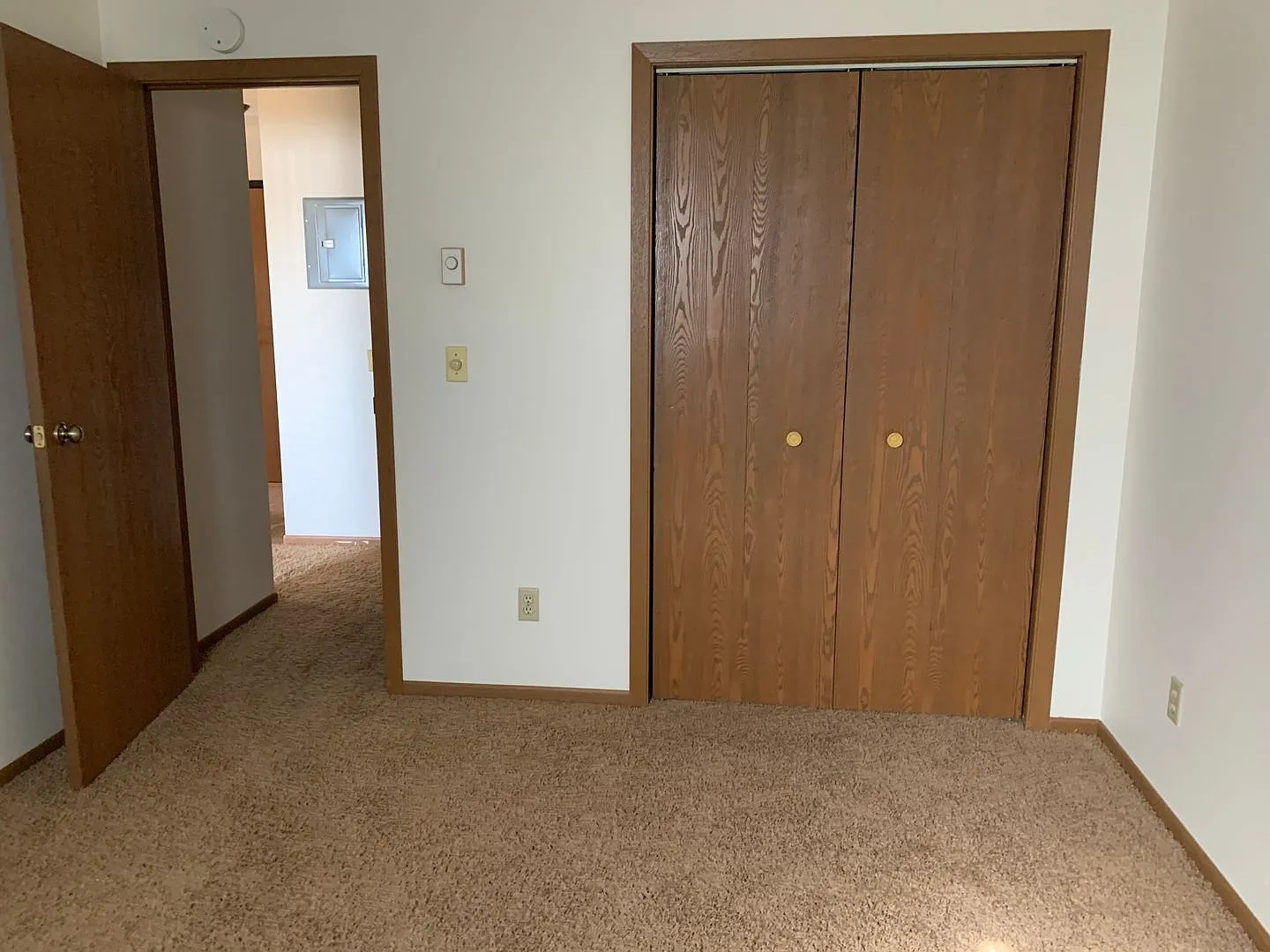 Ashwood Apartments – photo 1