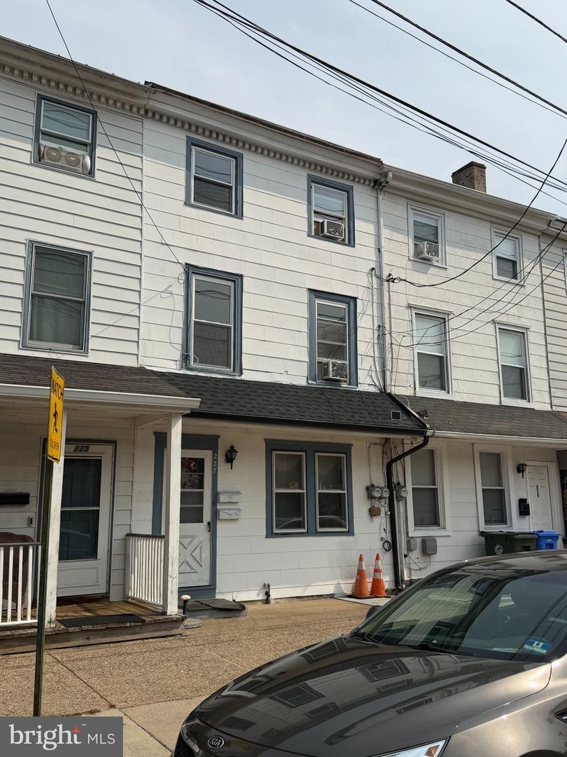 227 E Broad St unit 2 – photo 1