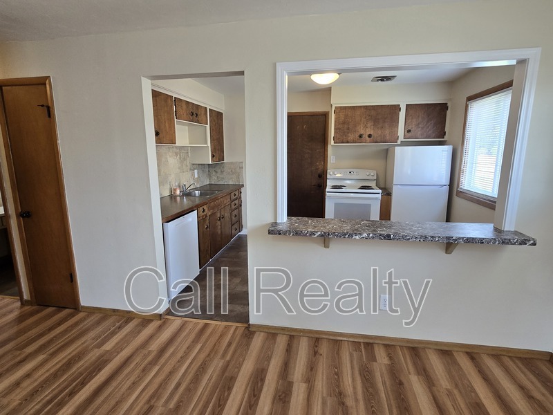 5227 N Crestline St – photo 4