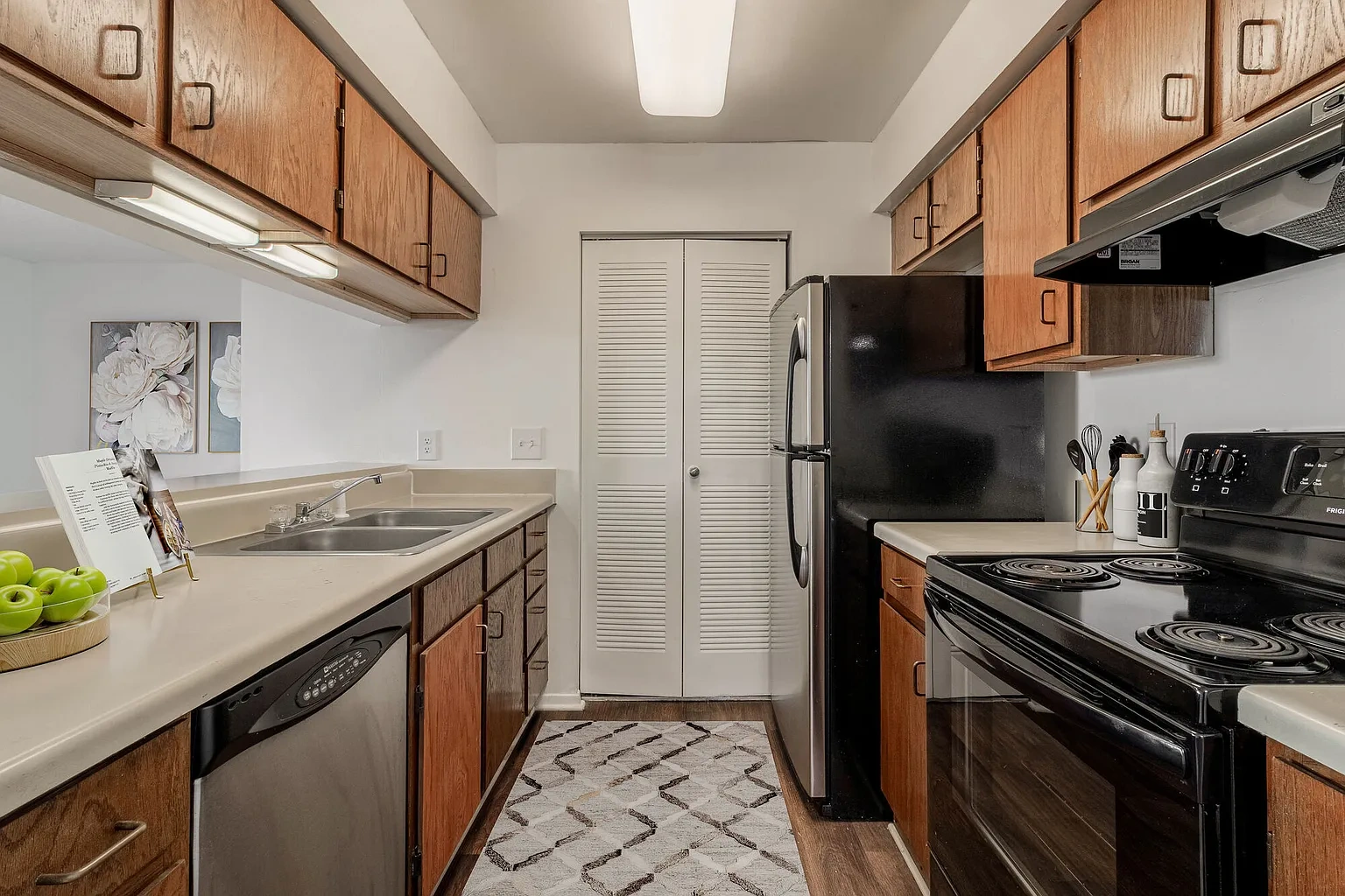 Tamarack on the Lake Apartments – photo 4