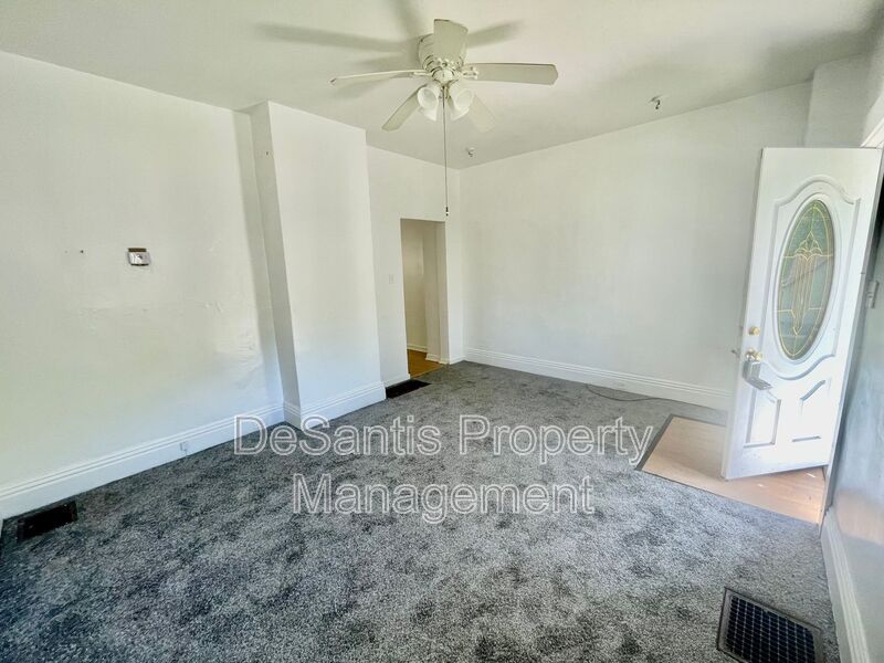 520 Glenn St – photo 3
