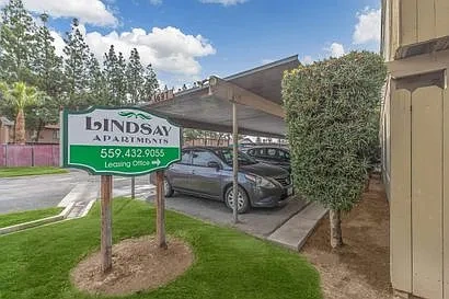 Lindsay Apartments – photo 3