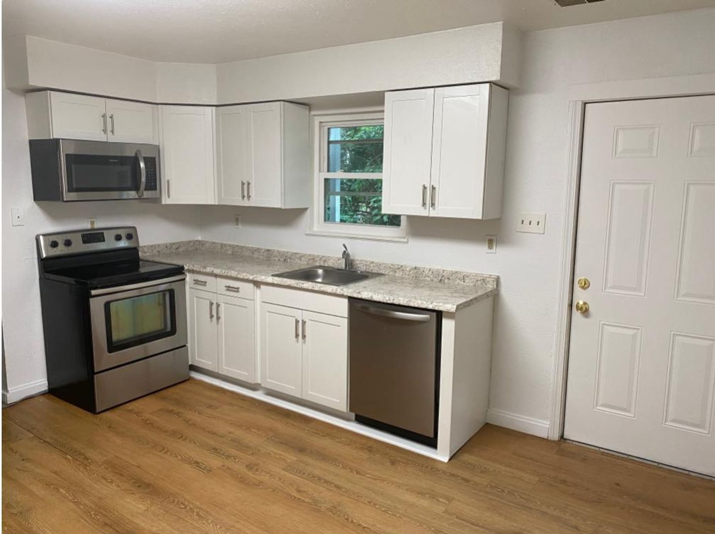 29 Lawn St unit Unit 2 – photo 1