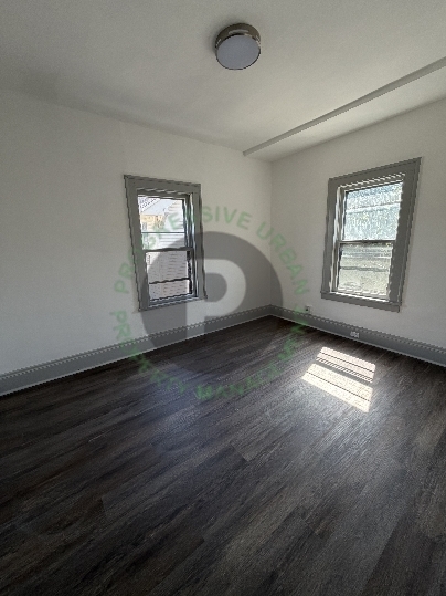 2002 Chesterland Ave unit 4 – photo 4