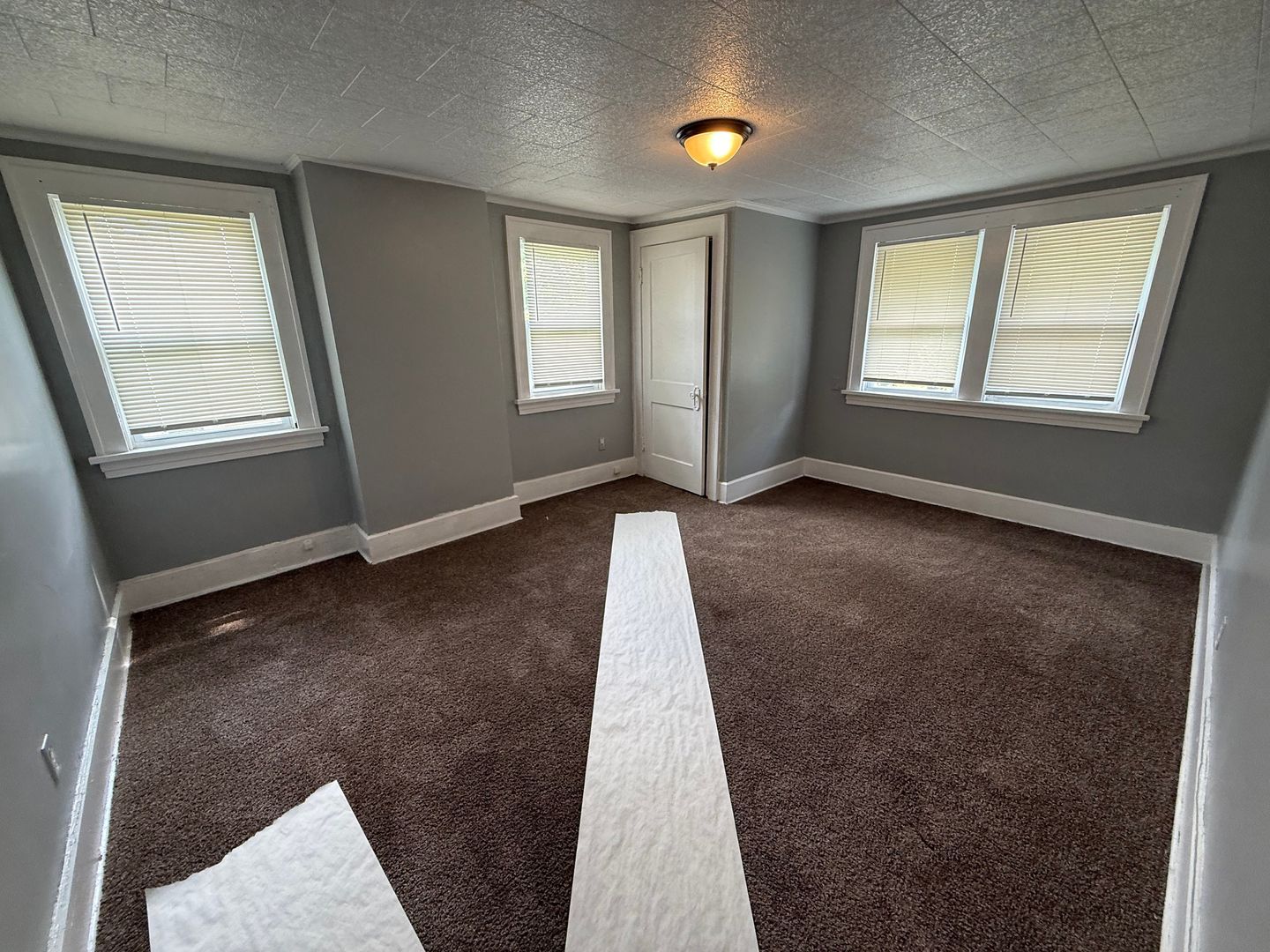 745 Noble Ave – photo 4