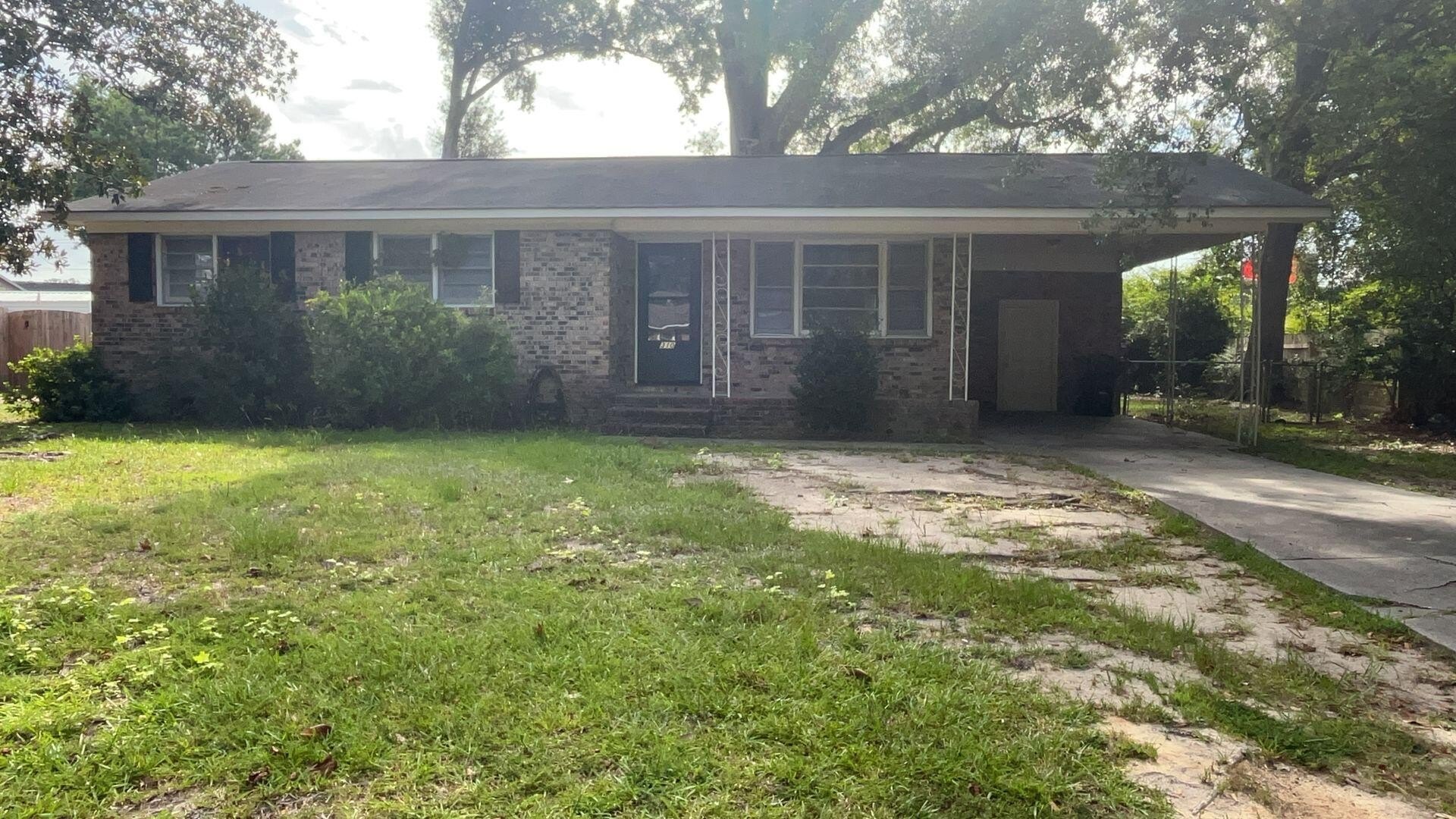 310 Oxford Rd – photo 1