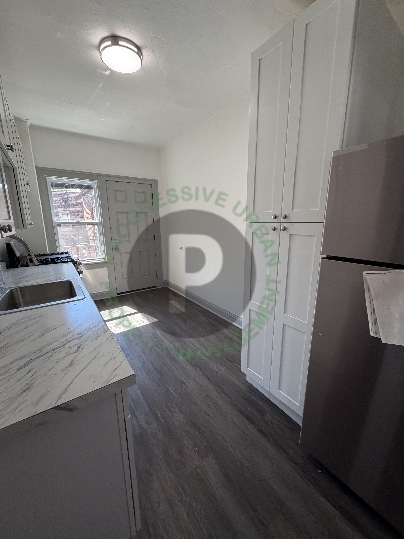 2002 Chesterland Ave unit 4 – photo 5