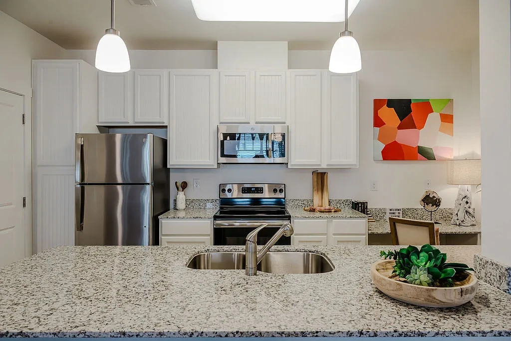 Mystic Bluff Apartments – photo 5