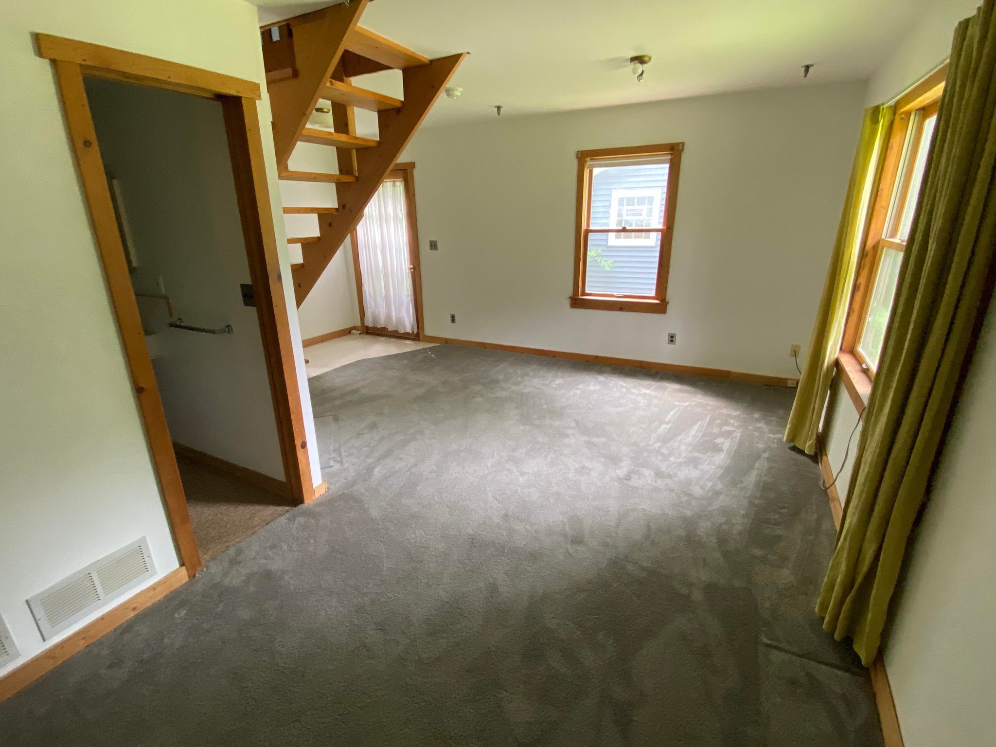 21242 Randall St – photo 4