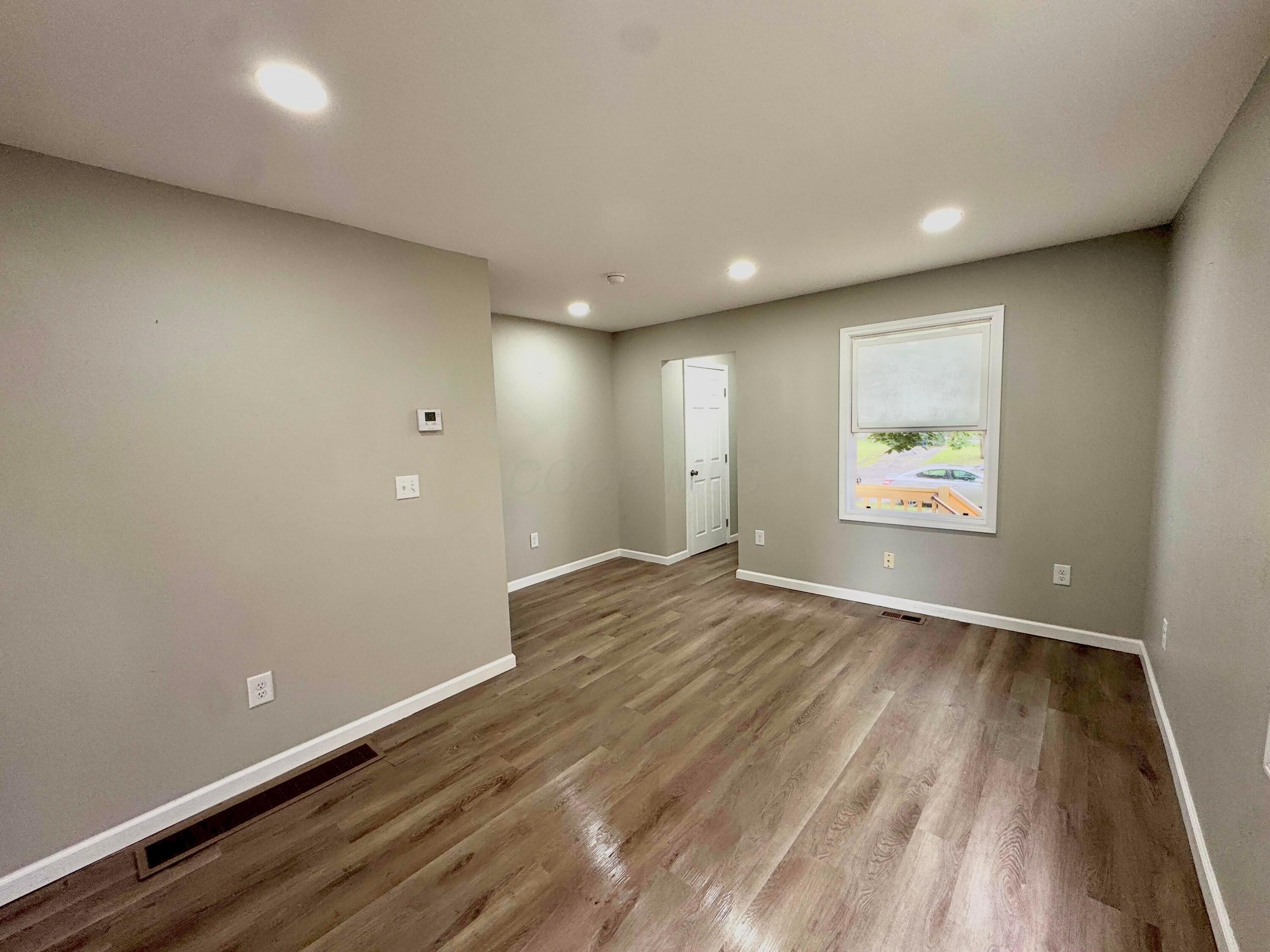 750 S Harris Ave #750 – photo 3