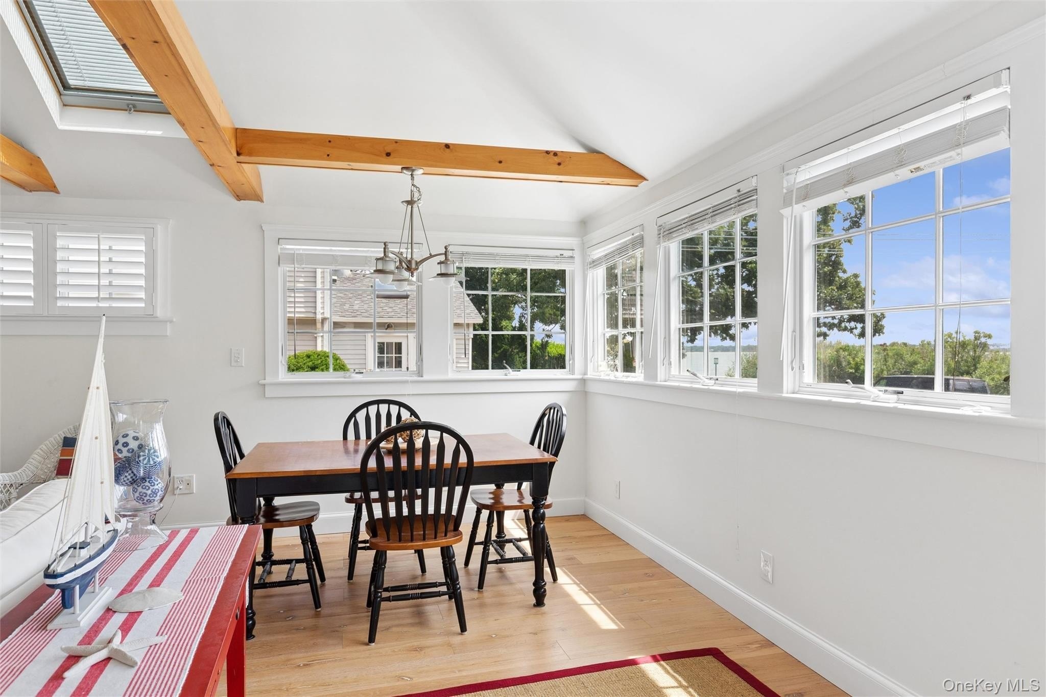 33 Bay Ave – photo 5
