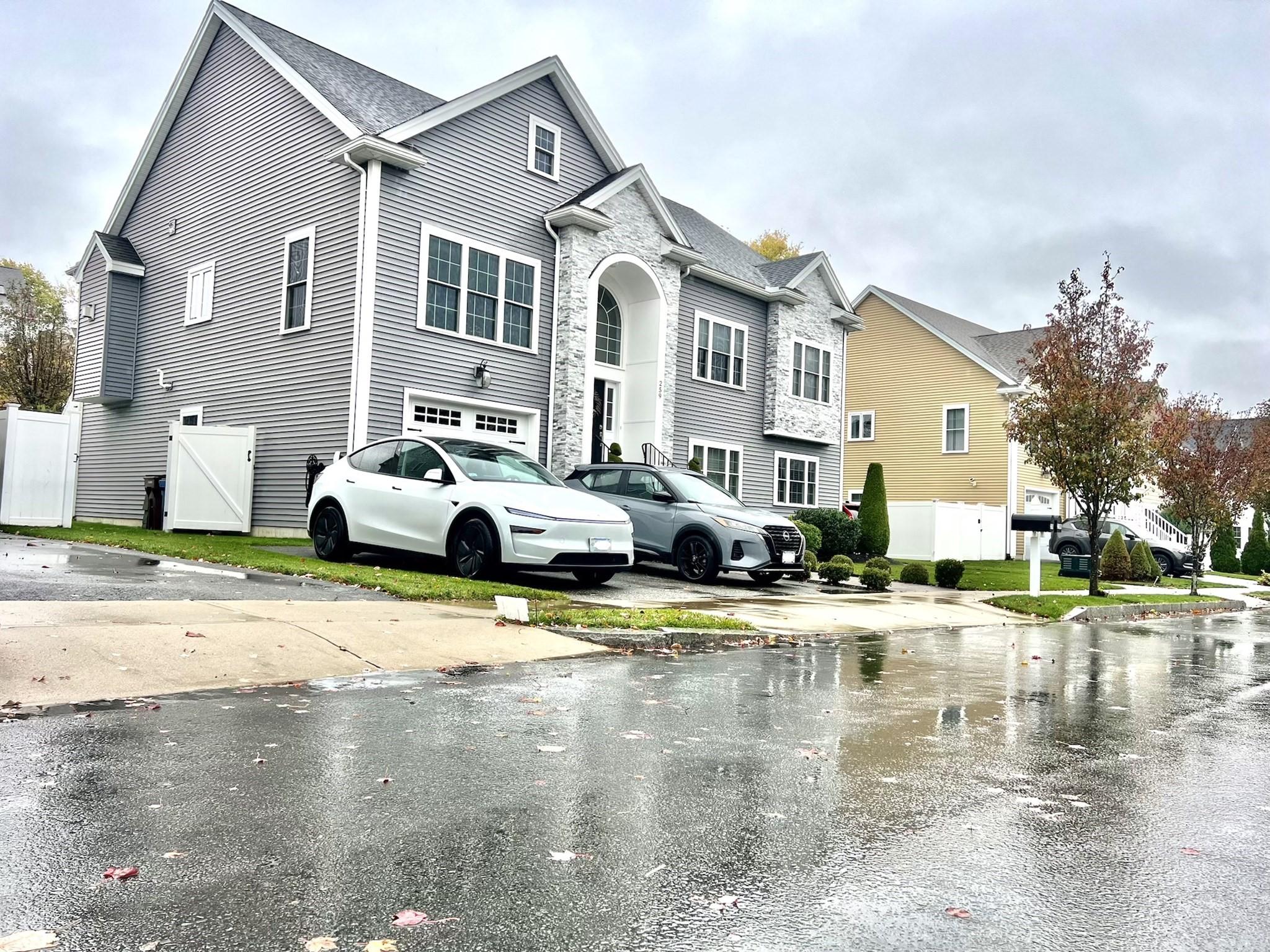 259 Oakwood Ave – photo 3