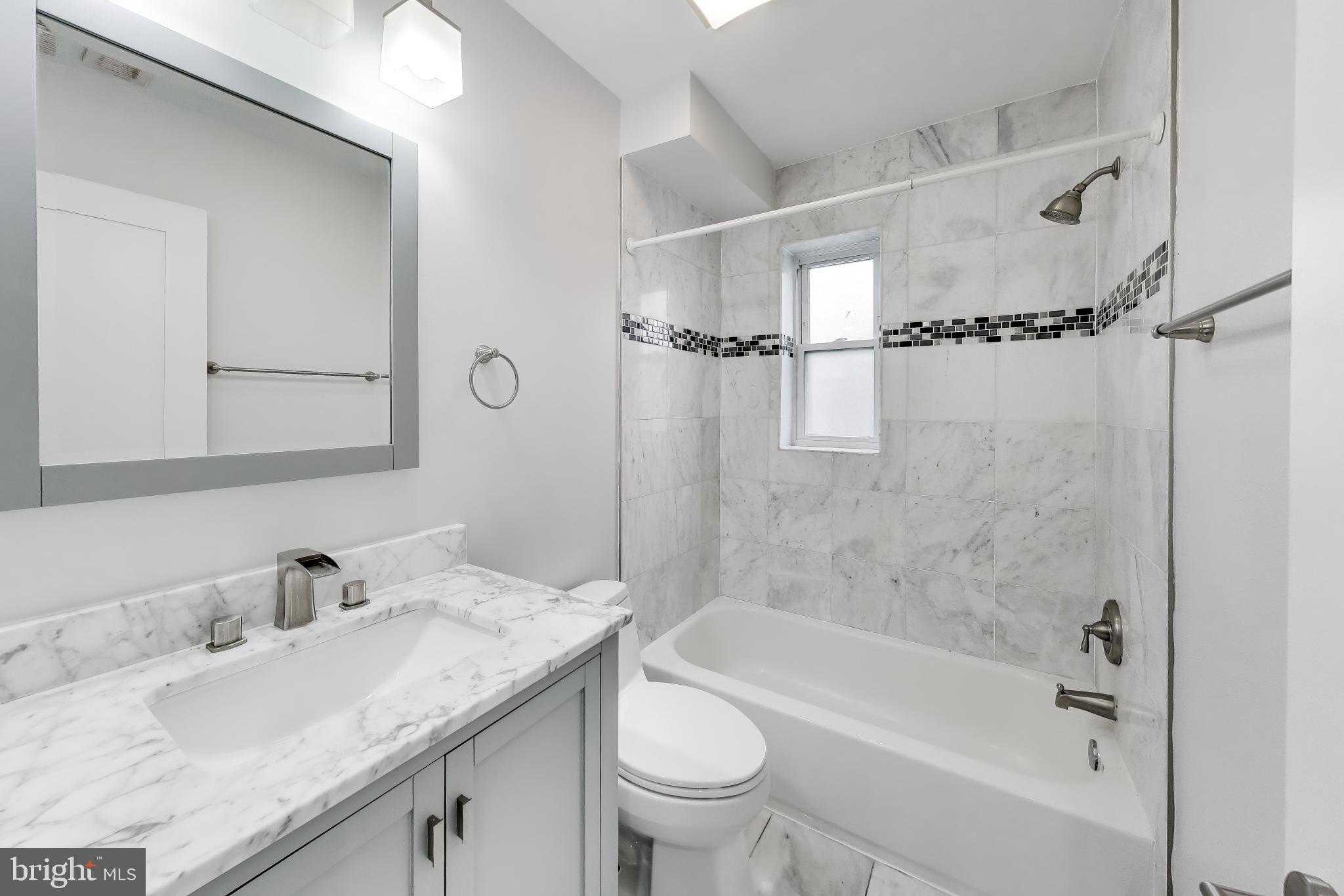 5031 H St SE #4 – photo 3