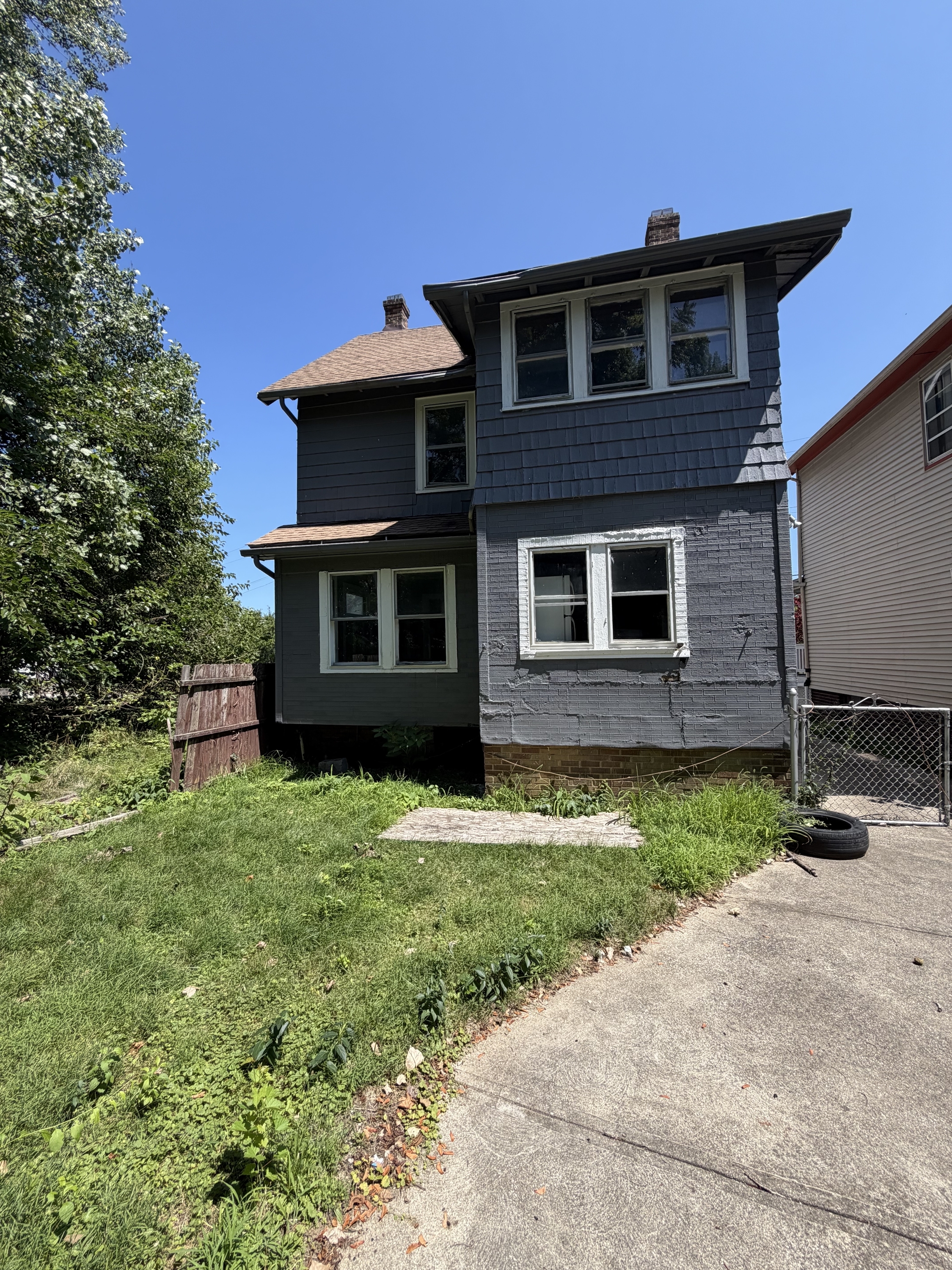 664 E 96th St – photo 2