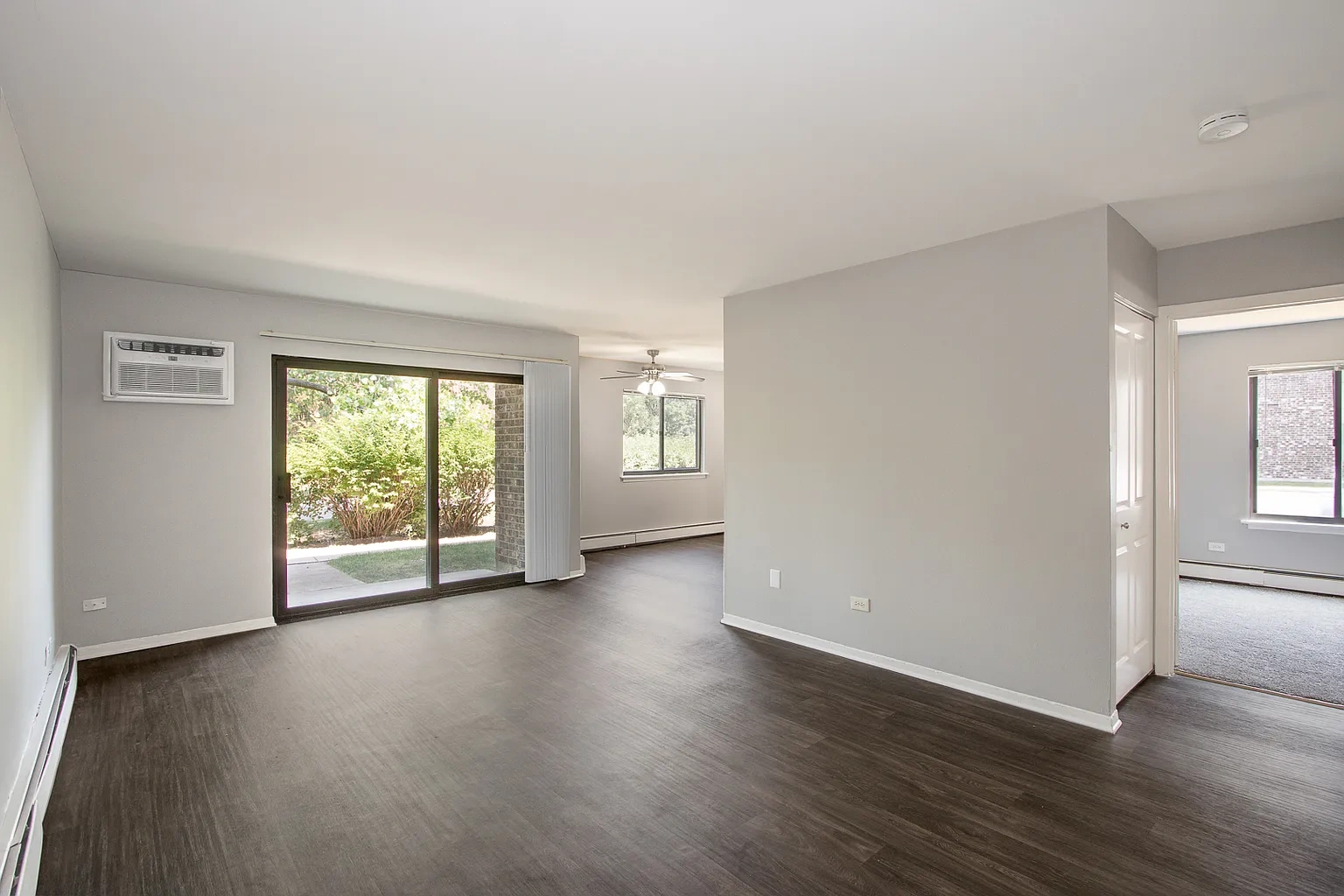 Emerald Pointe Apartments – photo 4