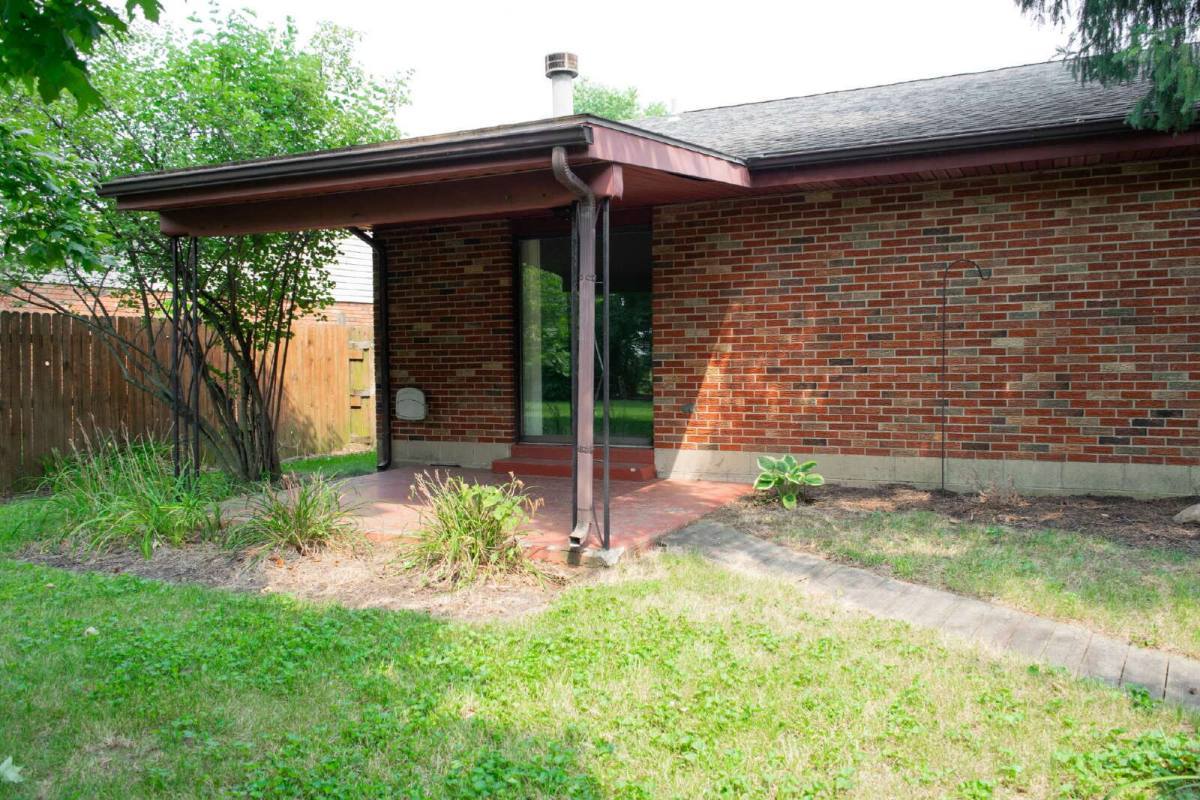 3160 Honeysuckle Dr – photo 5