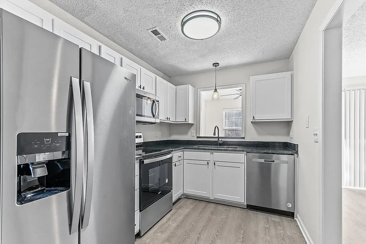 Skyside Landing Apartments – photo 5