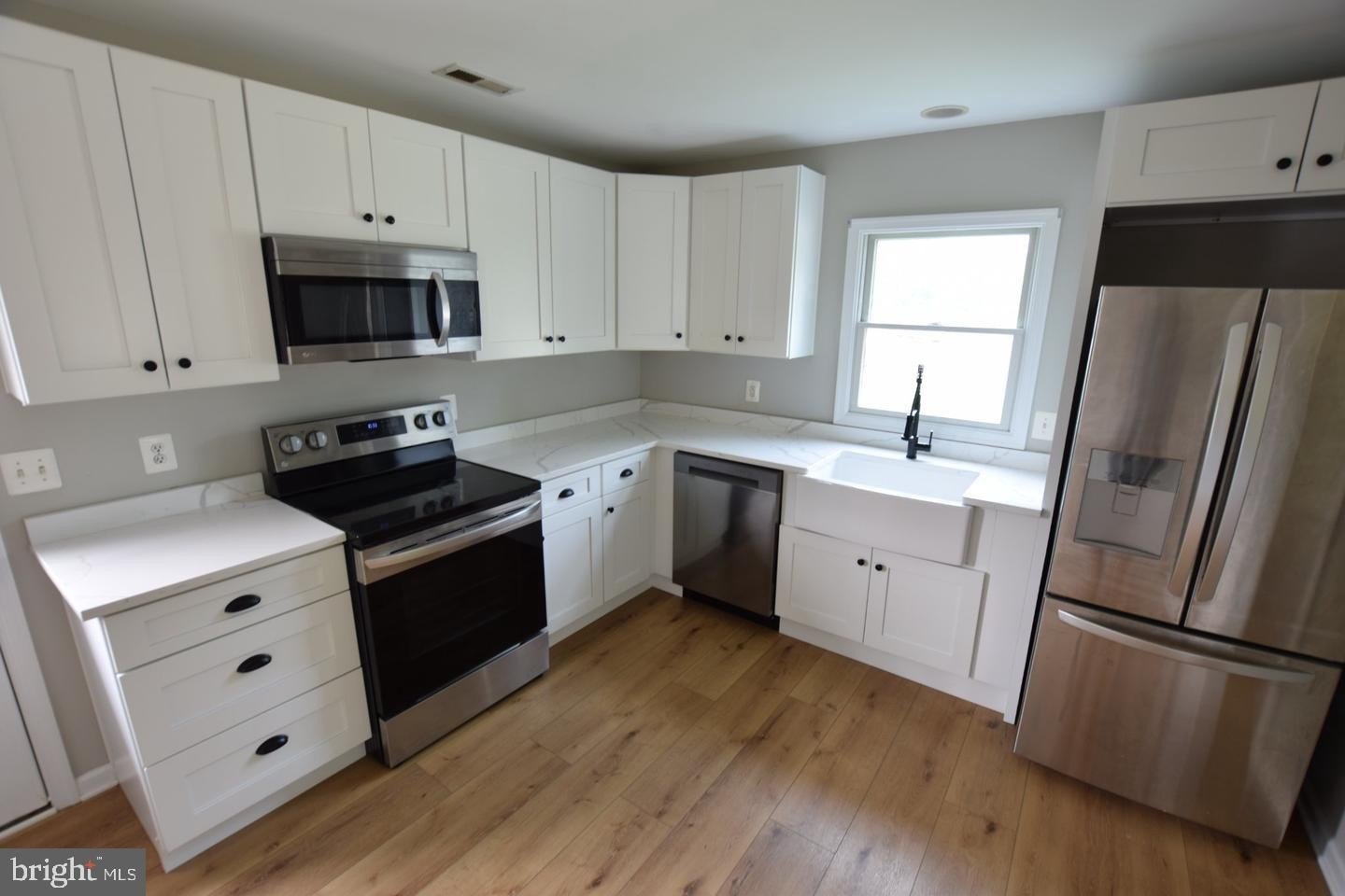 6808 Main St – photo 3