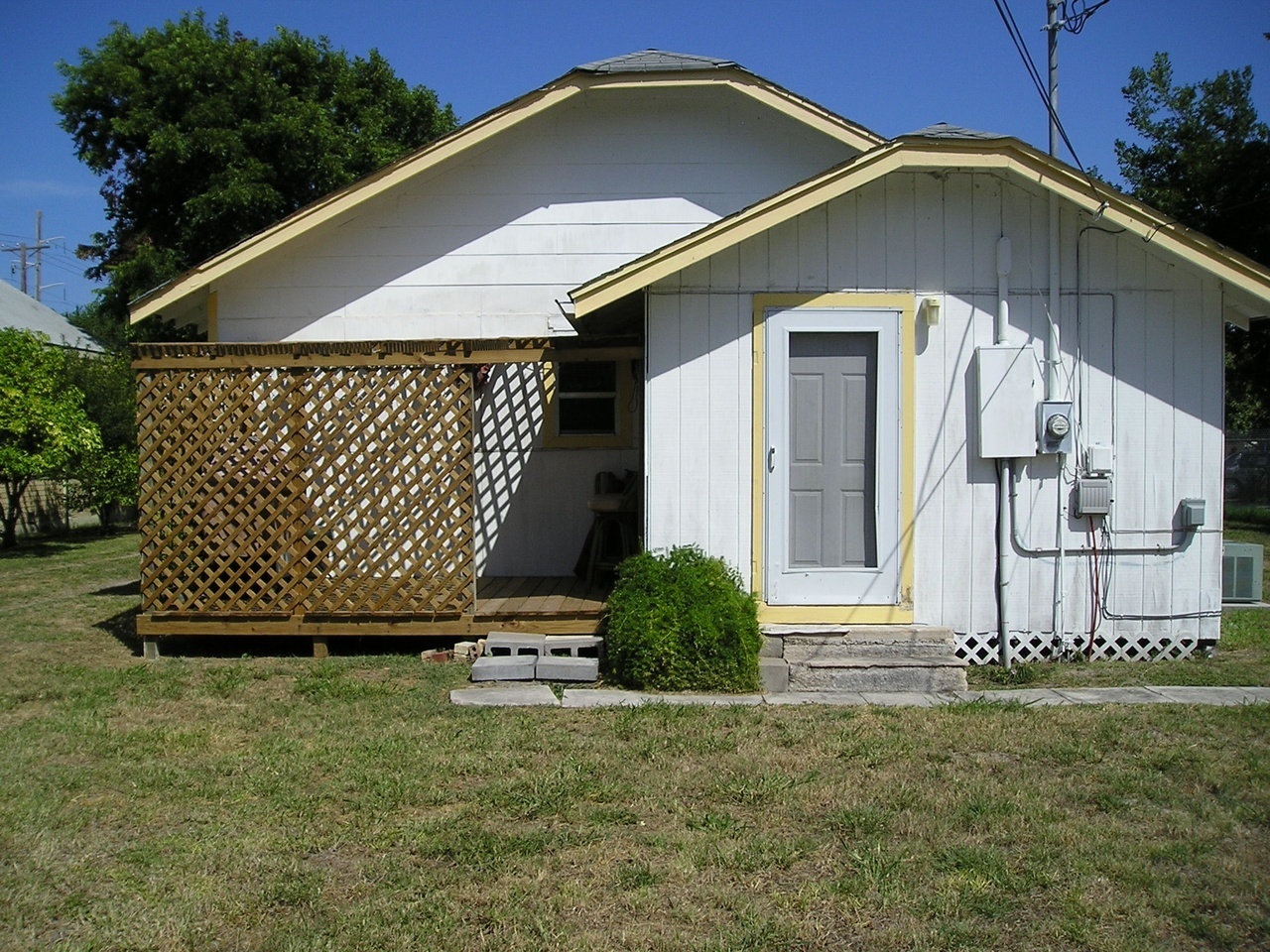 514 S Rife St – photo 2