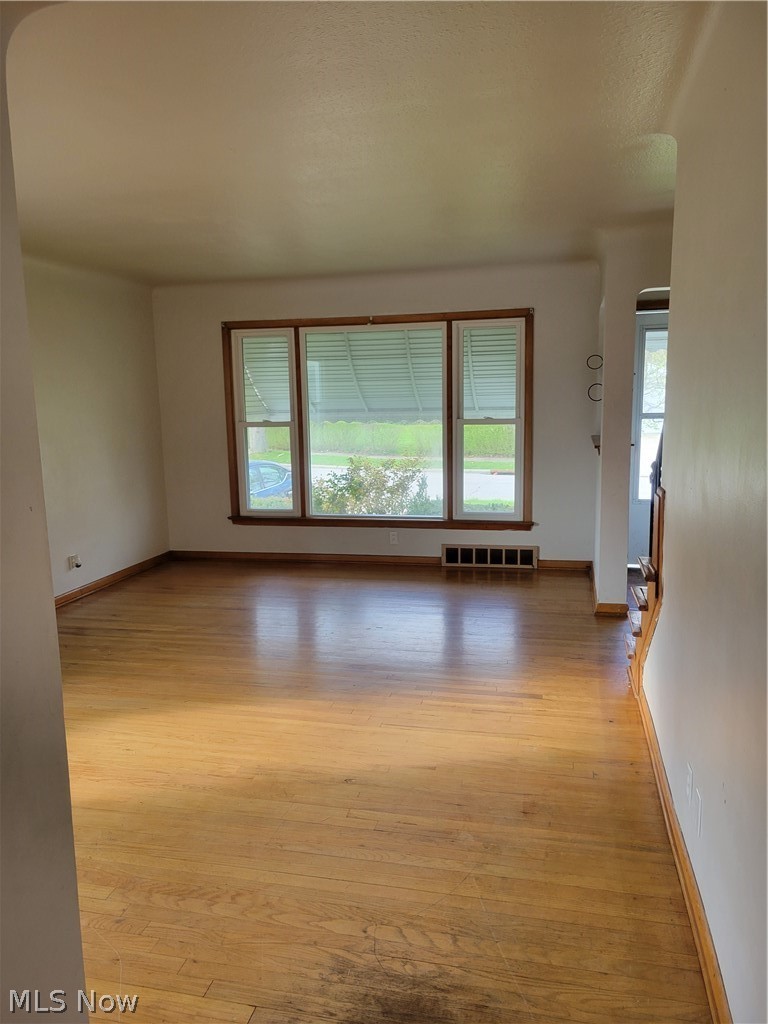 4127 Lowden Rd – photo 3