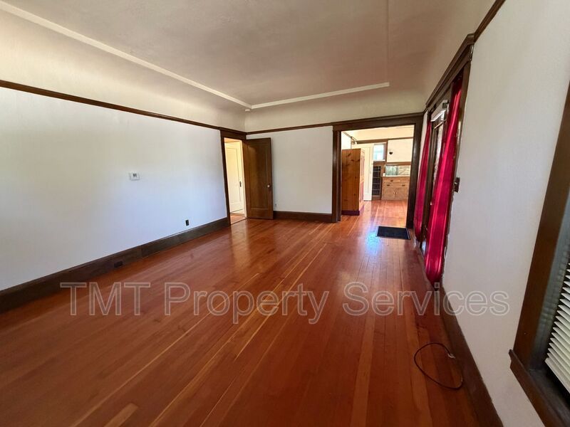 1111 N San Jose St – photo 3