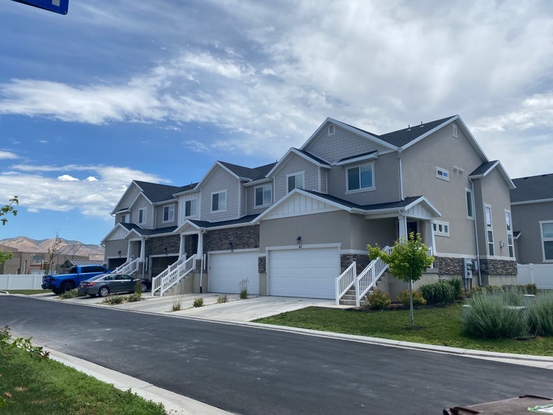 52 N 2200 W – photo 1