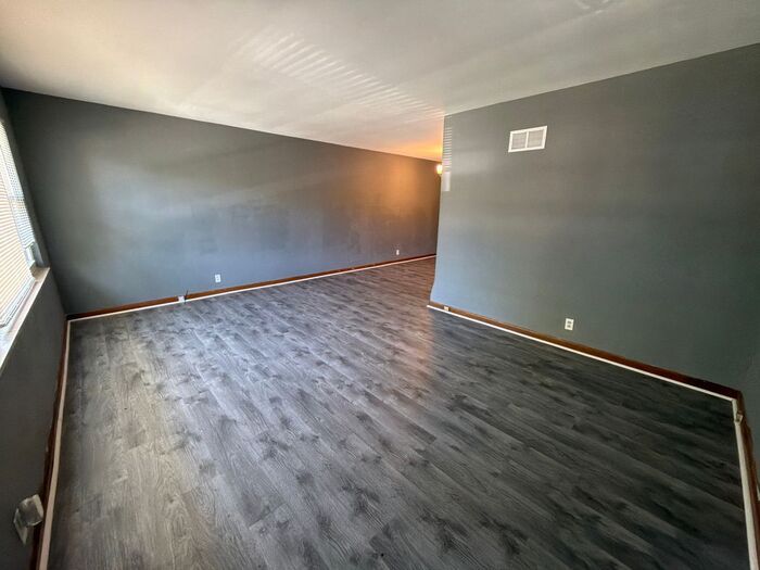 3238 S Compton Ave – photo 2