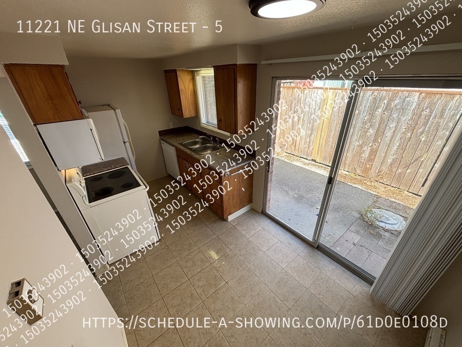11221 NE Glisan St – photo 5