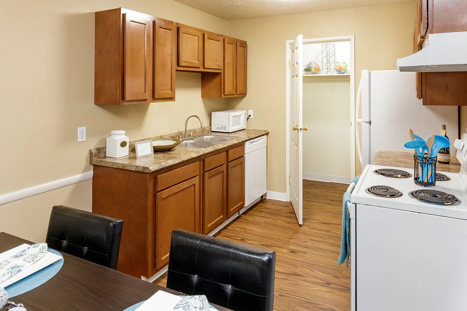 Deer Creek Apartments – photo 4