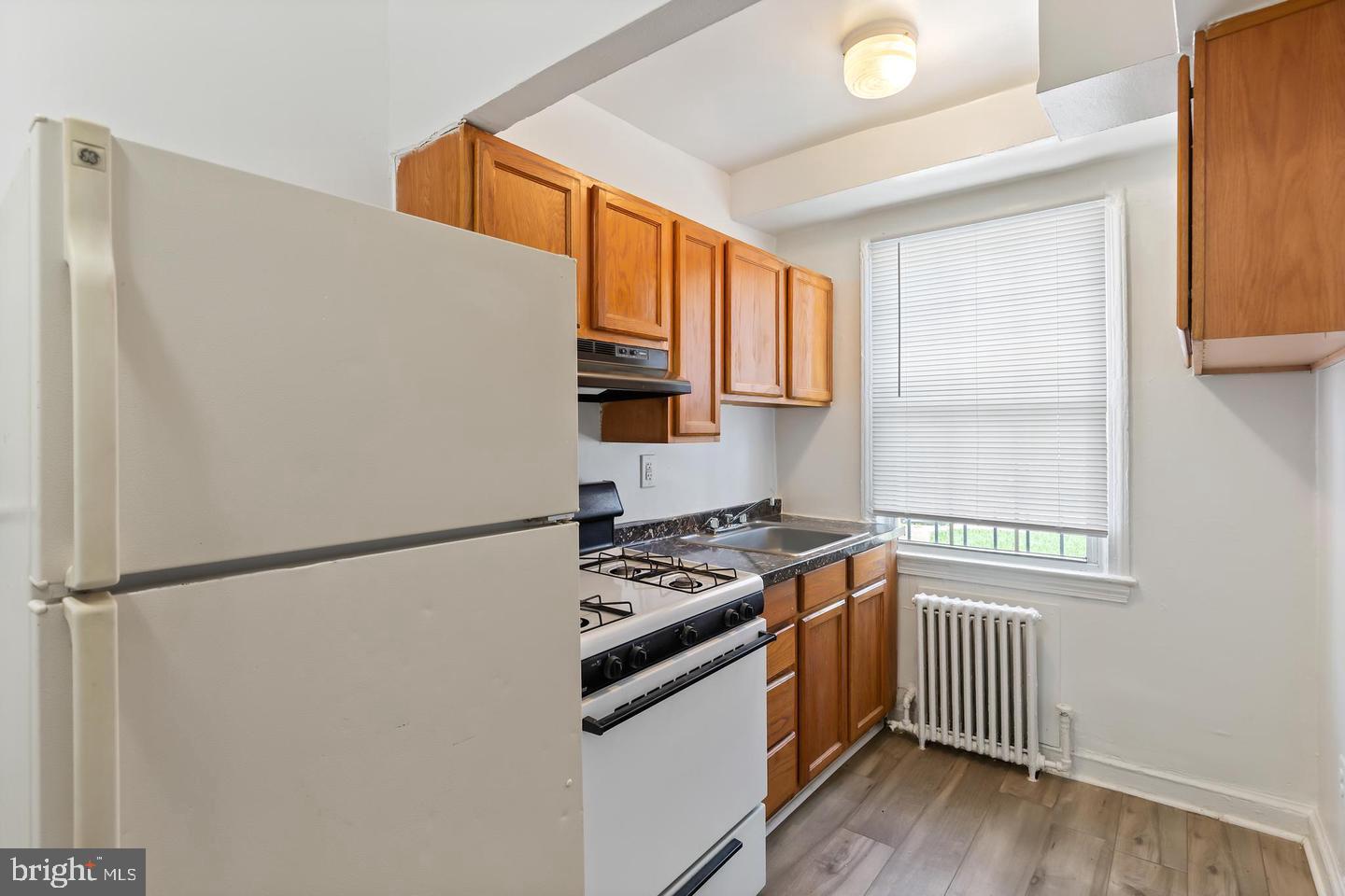 215 Oakwood St SE – photo 4