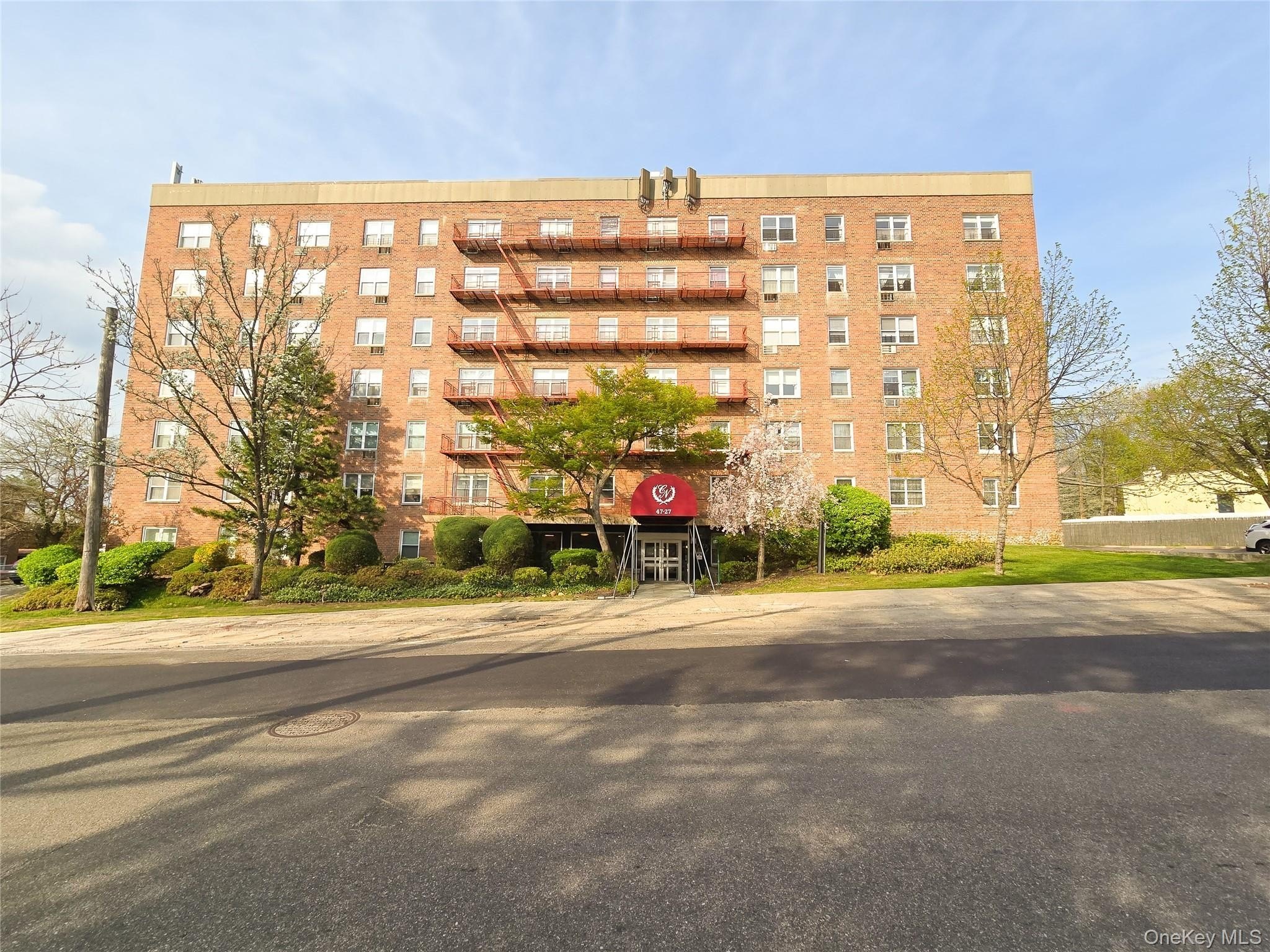 47-27 Little Neck Pkwy #L-2 – photo 1