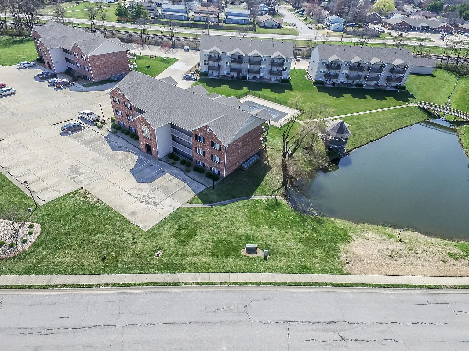Brookside Manor- O'Fallon, IL – photo 3
