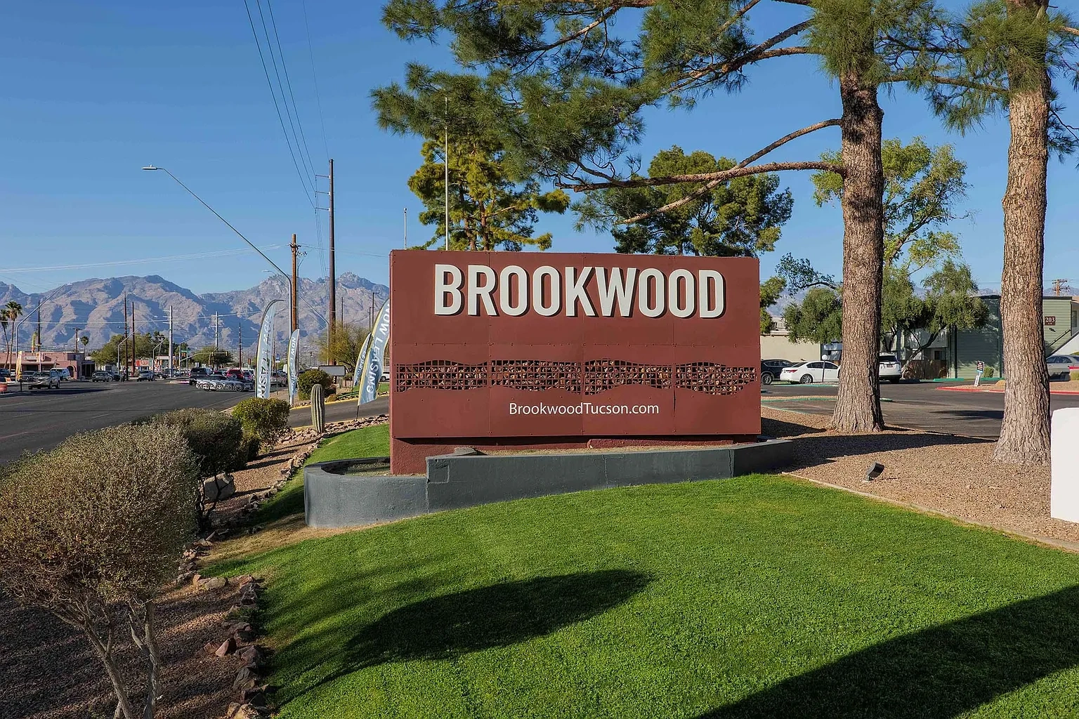 Brookwood Apartments – photo 2