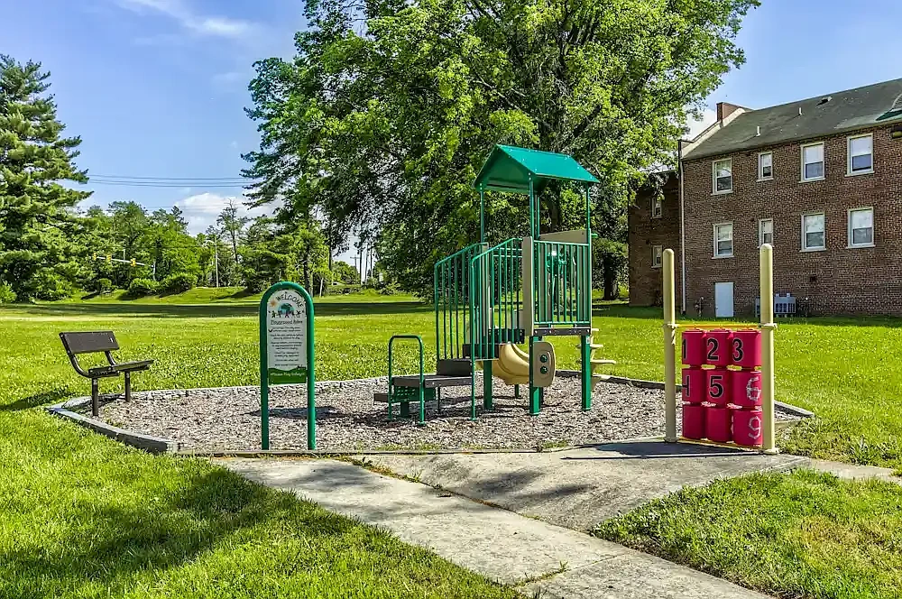 Westhills Square Apartments – photo 3