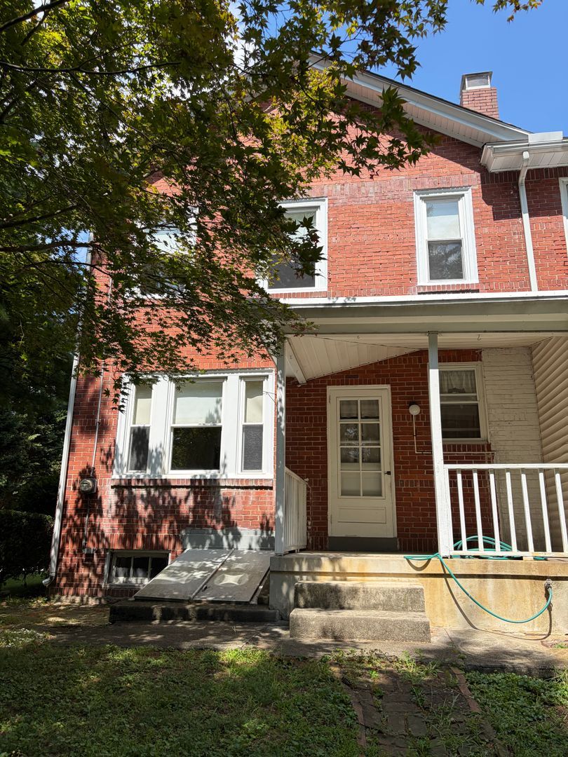 936 Hamilton Pl – photo 3