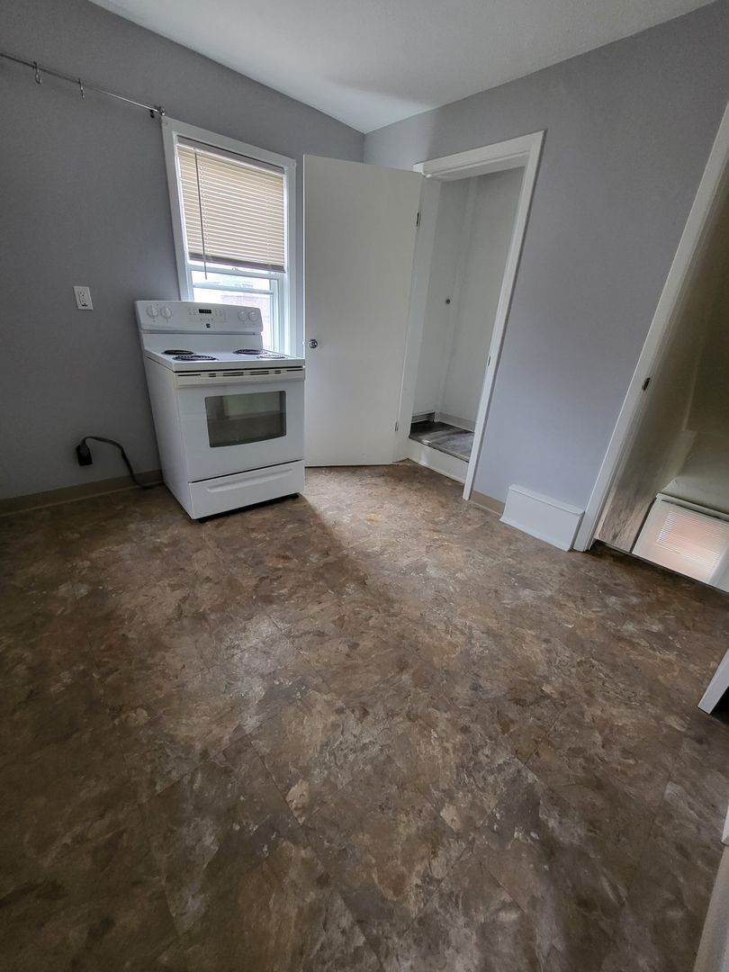 2078 Fairview unit Up – photo 2